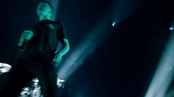 藝術(shù)留學(xué)干貨 優(yōu)秀的舞臺(tái)設(shè)計(jì)如何“會(huì)說(shuō)話”——舞臺(tái)藝術(shù)造型策劃全解析